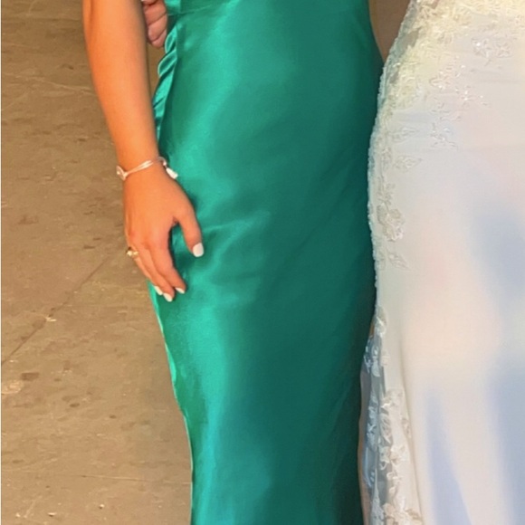 Shona Joy LANA RUCHED HALTER MIDI DRESS IN TREE GREEN - Picture 3 of 3